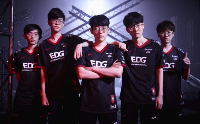 荡地区的足 荡地区的足